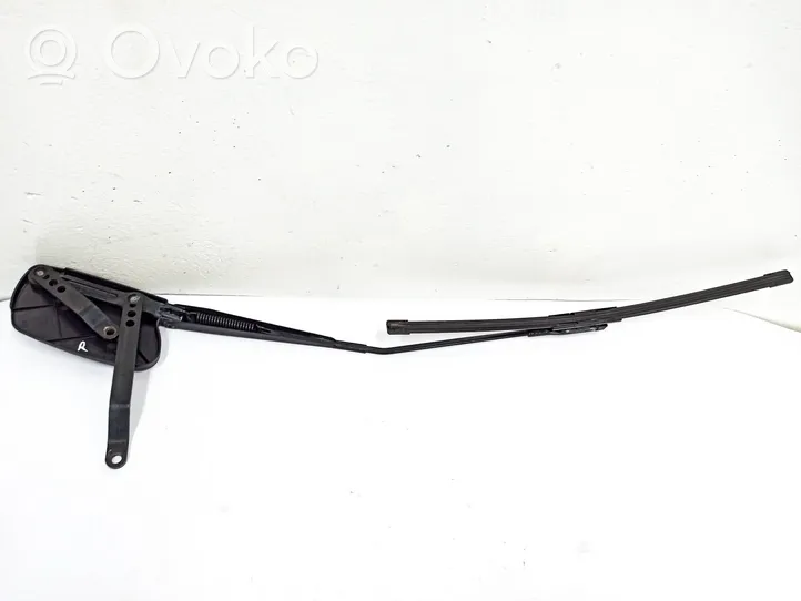 Mercedes-Benz R W251 Front wiper blade arm A2518240149