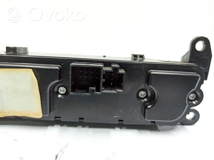 Mercedes-Benz R W251 Hazard light switch A2518703010