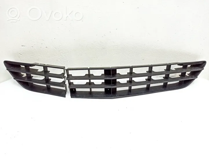 Mercedes-Benz R W251 Grille inférieure de pare-chocs avant A2518850553