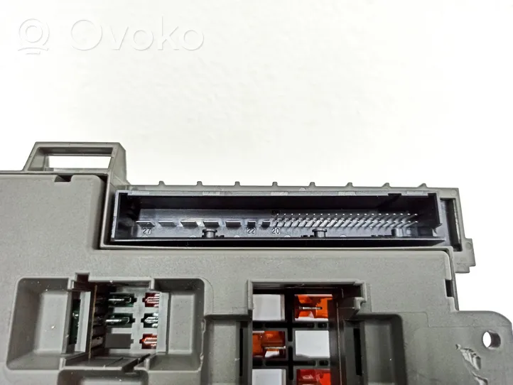 BMW 3 E92 E93 Fuse box set 10688710