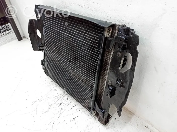 Mercedes-Benz ML W163 Radiador del refrigerante A1635002704