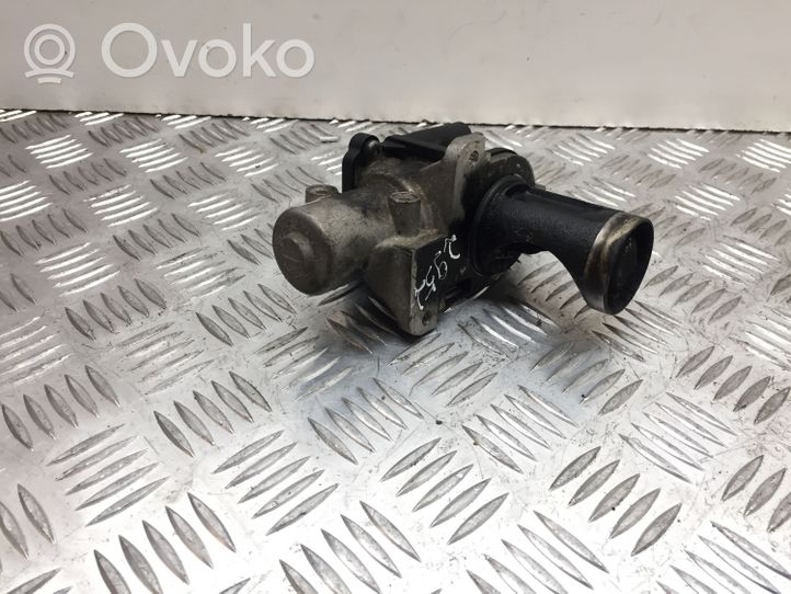 Audi A4 S4 B7 8E 8H EGR vārsts 70036504