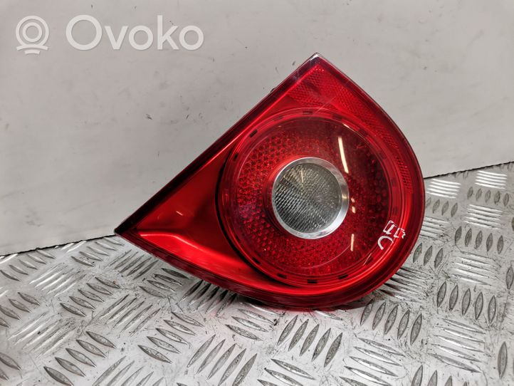 Volkswagen Golf V Lampy tylnej klapy bagażnika 1K6945094E