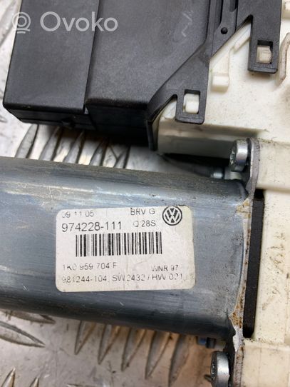 Volkswagen PASSAT B6 Galinis varikliukas langų pakėlėjo 1K0959704F