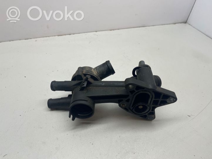 Volkswagen Golf V Tuyau de liquide de refroidissement moteur 03C121118C