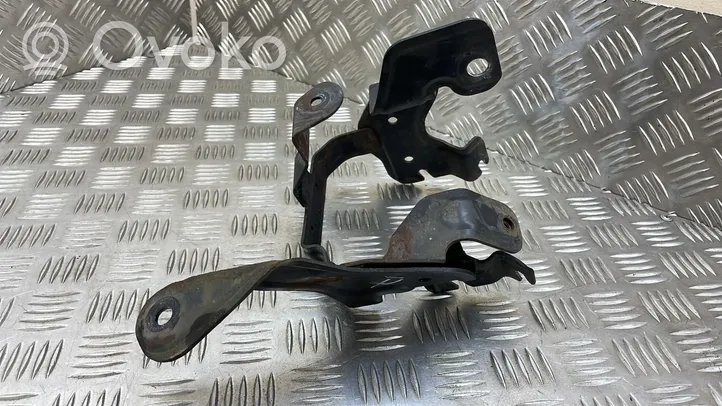 Volvo V70 Supporto di montaggio della pompa del servosterzo 31317375