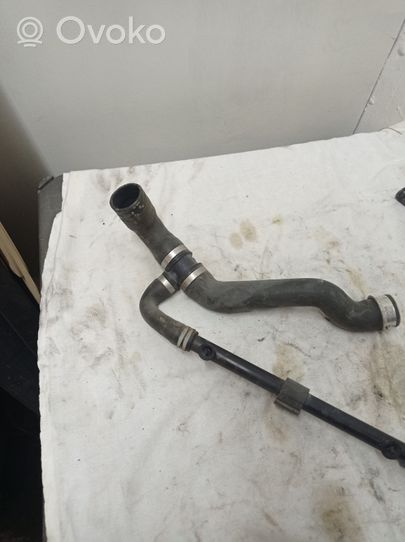 Mercedes-Benz GL X164 Durite de refroidissement tube 68233884AA