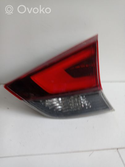 Nissan Rogue Lampy tylnej klapy bagażnika RHAK001891