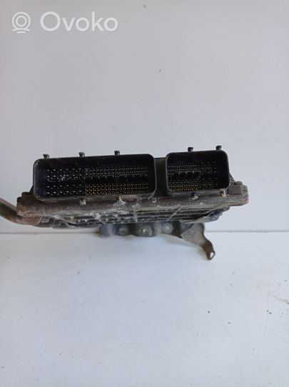 Toyota Sienna XL30 III Variklio valdymo blokas 8966108410