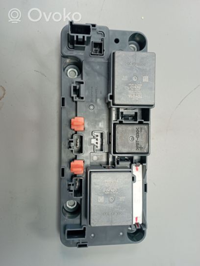 Toyota Sienna XL40 IV Module de fusibles G384B48010A