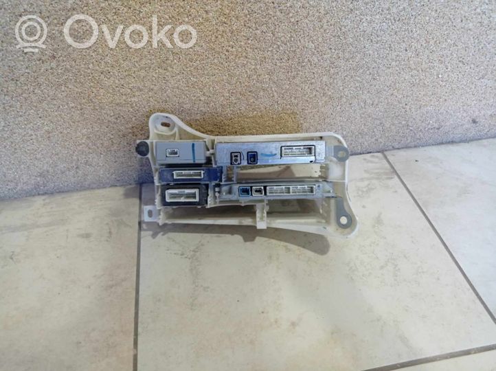 Toyota Sienna XL30 III Centralina/modulo portiere 8607008011