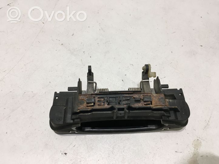 Audi A4 S4 B6 8E 8H Klamka zewnętrzna drzwi przednich 4B0839885