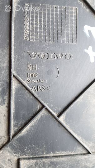 Volvo V70 Turvavyön koristelista RH1882