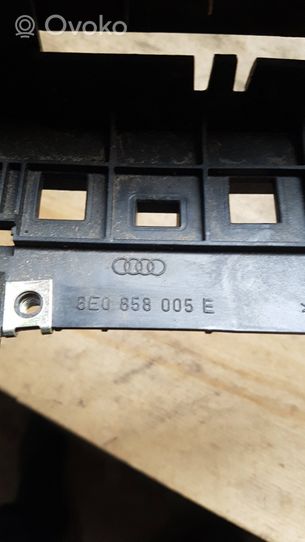 Audi A4 S4 B6 8E 8H Console centrale 8E0858005E