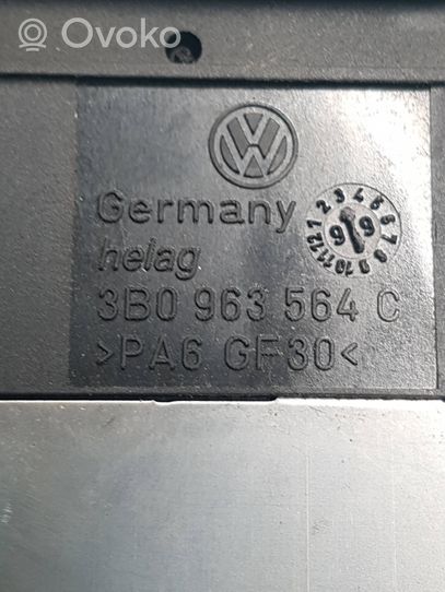 Volkswagen Bora Istuimen lämmityksen kytkin 3B0963564C