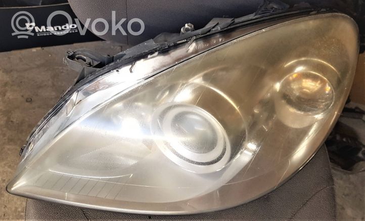 Mercedes-Benz B W245 Lampa przednia A1698204561