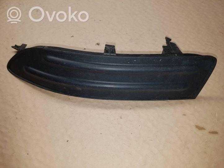 Toyota Avensis T250 Grotelės apatinės (trijų dalių) 52128-12070