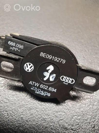 Volkswagen PASSAT B6 Altoparlante del sensore di parcheggio (PDC) 8E0919279