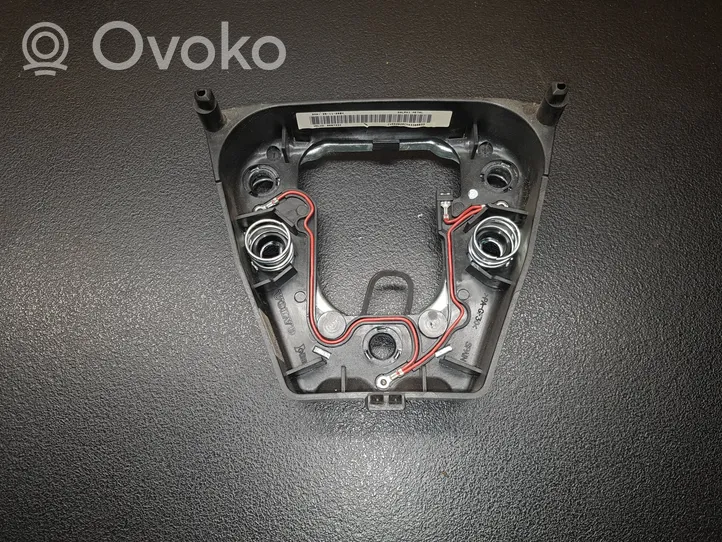 Volvo V50 Przełącznik / Przycisk kierownicy 8687334