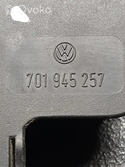 Volkswagen Multivan T4 Porte ampoule de feu arrière 701945257