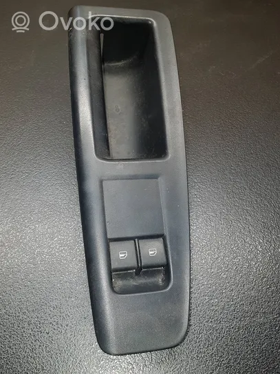 Volkswagen Polo IV 9N3 Interrupteur commade lève-vitre 6Q1867171E