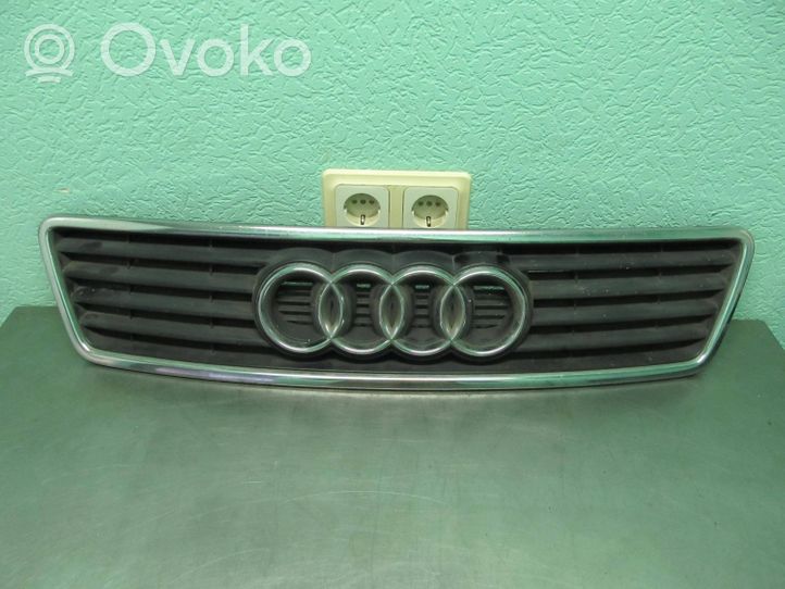 Audi A6 S6 C5 4B Grotelės priekinės 4B0853651A