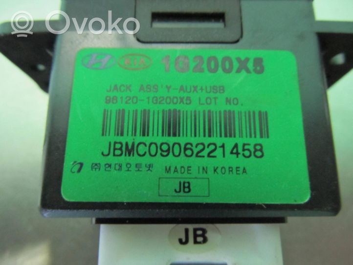 KIA Rio USB-pistokeliitin 961201G200X5