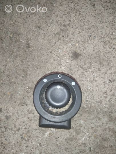 Renault Clio IV Bouton de commutateur rétroviseur latéral 255706283R