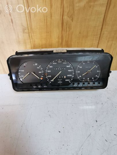 Volkswagen PASSAT B3 Speedometer (instrument cluster) 5220029110
