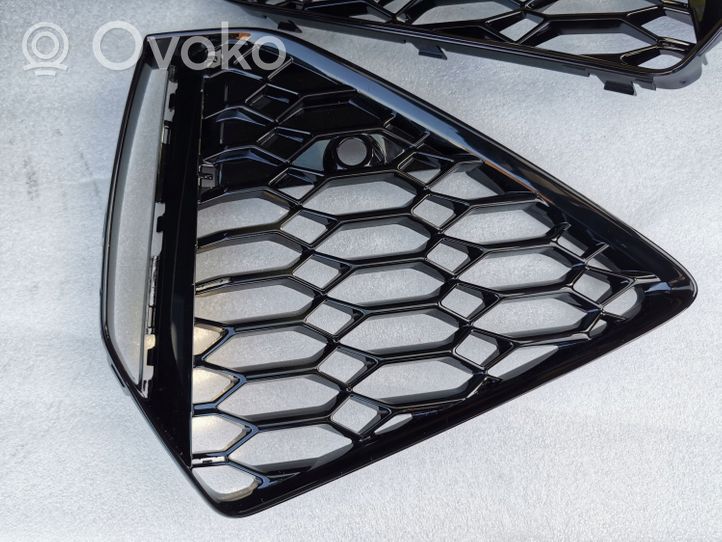 Audi RS6 C8 Grille inférieure de pare-chocs avant 4K8807682D