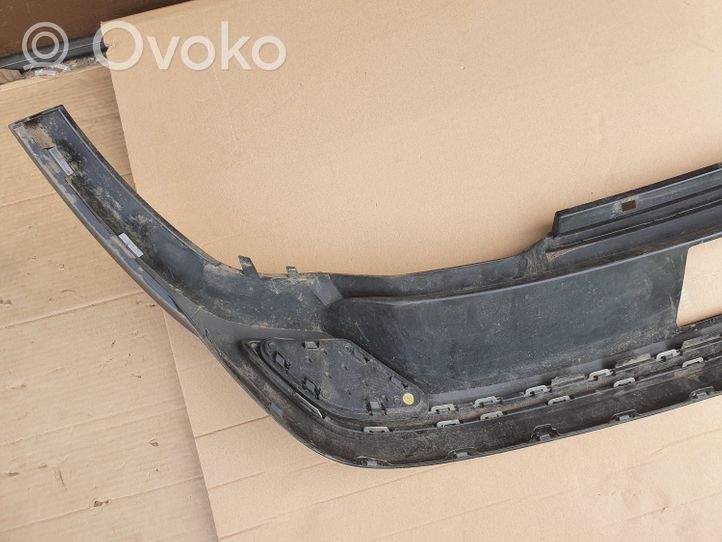 Volkswagen Touran III Rivestimento della parte inferiore del paraurti posteriore 5TA807568C