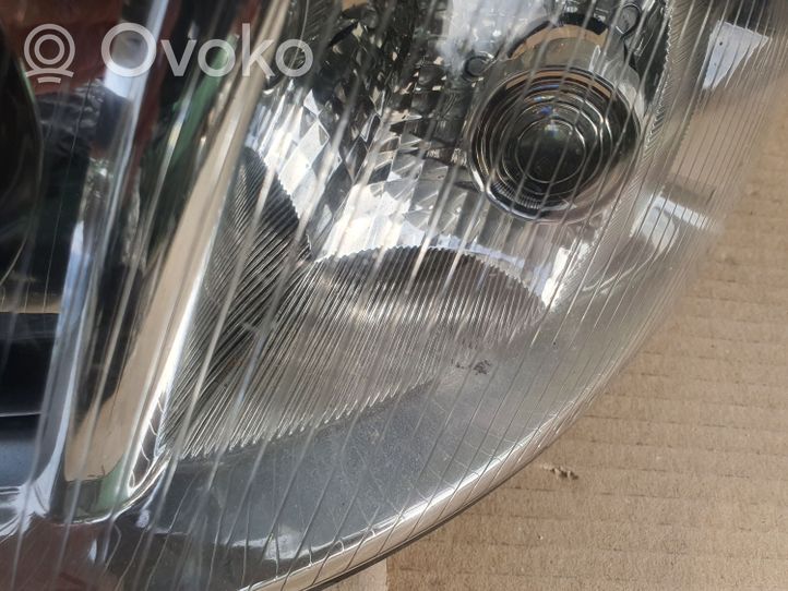 Audi A4 S4 B5 8D Lampa przednia 8D0941003AK