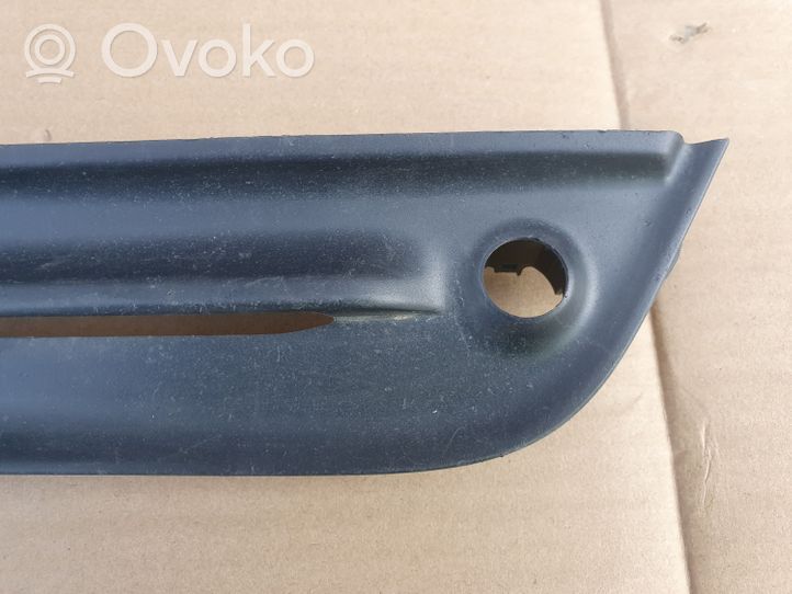 Volvo S60 Etupuskurin alempi jäähdytinsäleikkö 31323848