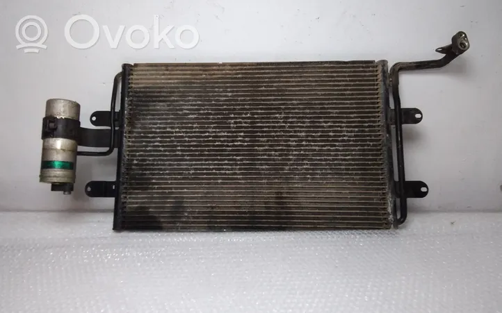 Audi TT Mk1 Jäähdyttimen lauhdutin (A/C) 1J0820411