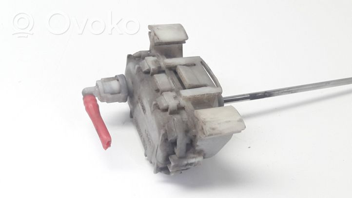 Audi A4 S4 B5 8D Motor de bloqueo de puertas 8D0862153