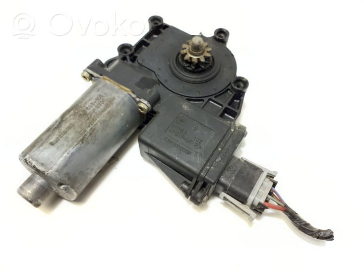 Opel Vectra B Front door window regulator motor 90520227