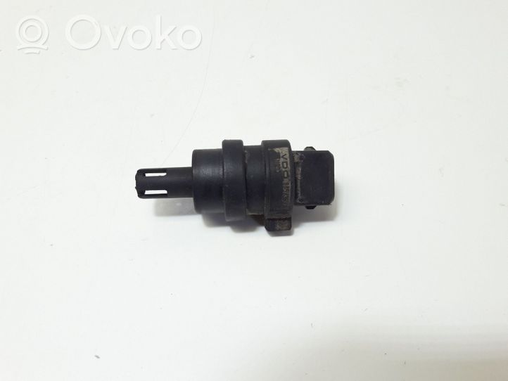 Volkswagen PASSAT B4 Įsiurbiamo oro temperatūros daviklis 028906081