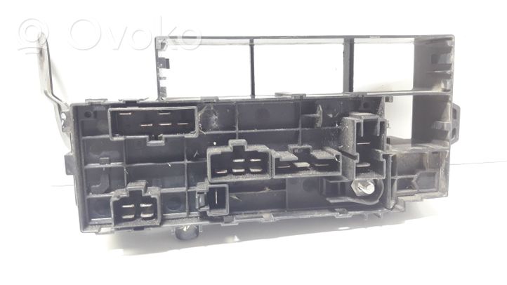 Subaru Forester SF Fuse module 82231FC002