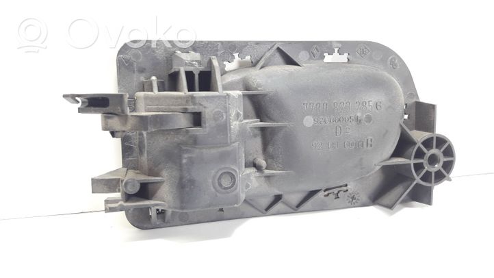 Renault Laguna I Maniglia interna per portiera posteriore 7700823285