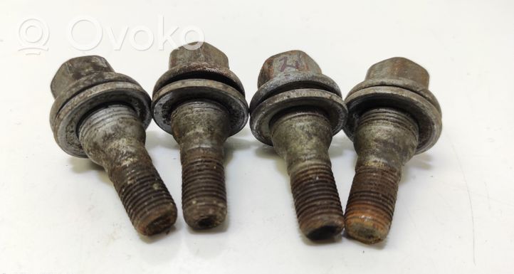 Citroen C5 Nuts/bolts 