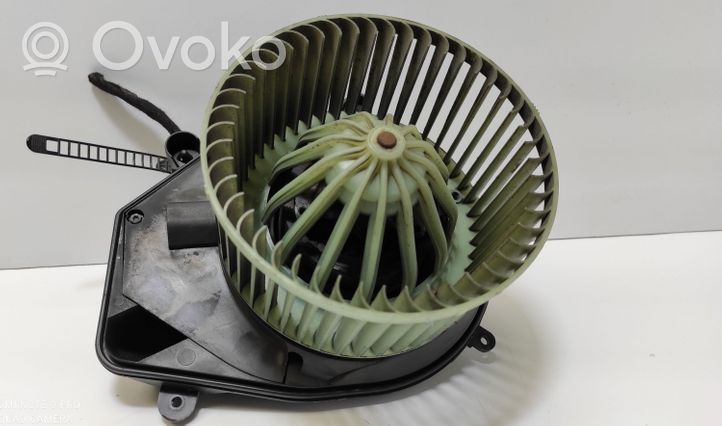 Volkswagen PASSAT B5 Mazā radiatora ventilators 8D1820021
