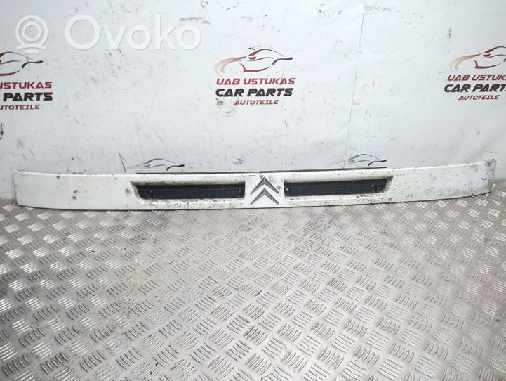 Citroen Jumper Grotelės viršutinės 13050950080