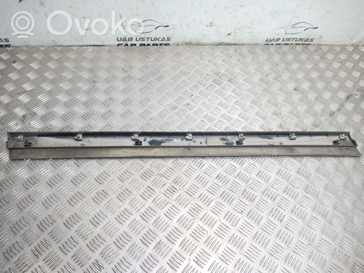 Volkswagen PASSAT B5 Etuoven lista (muoto) 3B0854940