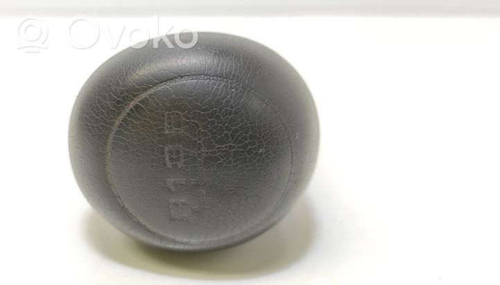 Volkswagen Vento Gear lever shifter trim leather/knob 