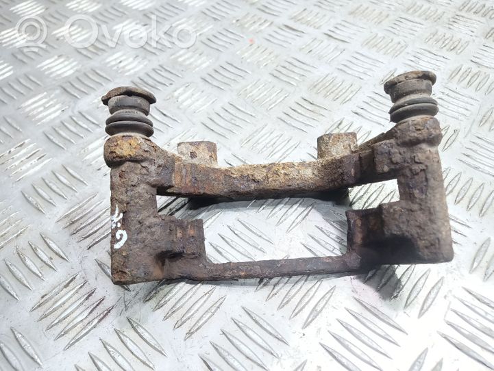 Ford Mondeo Mk III Supporto della pinza del freno posteriore 