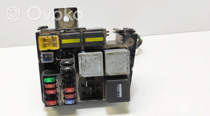 Ford Mondeo Mk III Fuse module 