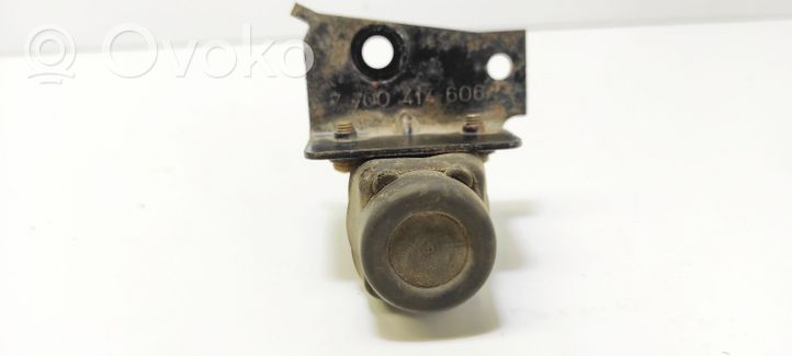 Renault Laguna I Fuel cut-off switch 7700414606