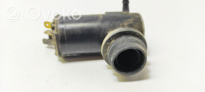 KIA Clarus Windscreen/windshield washer pump 