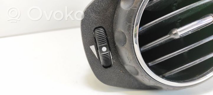 Alfa Romeo 147 Kojelaudan sivutuuletussuuttimen kehys 