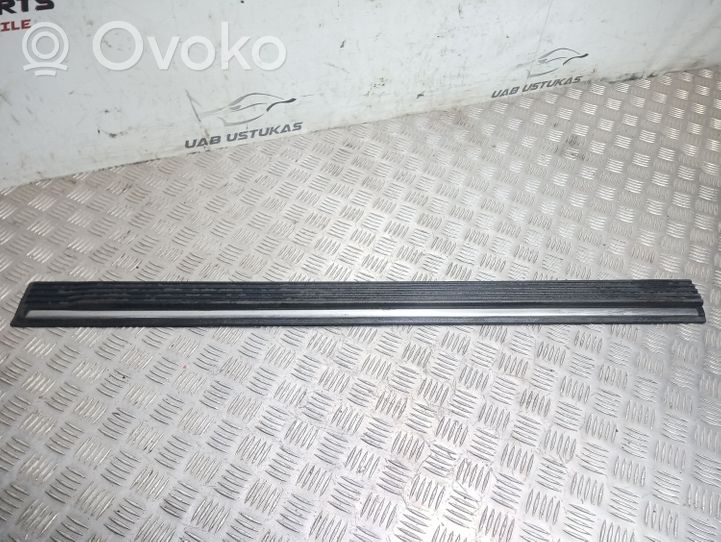 Opel Rekord E2 Etuoven lista (muoto) 90148334